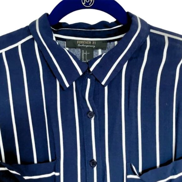 NWOT Forever 21 Womens Long Sleeve Button Down Shirt Blue Striped - Large - Picture 5 of 6